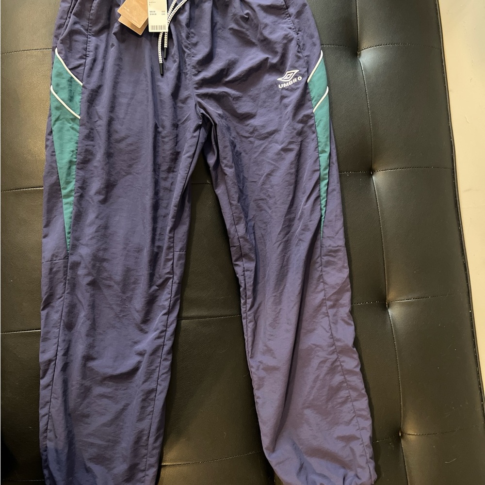 Umbro Navy and Green Athletic Pants